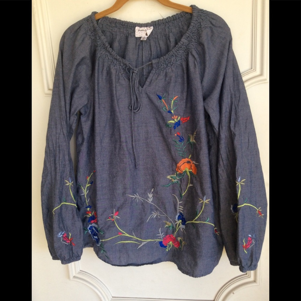 Pink Dot embroidered top Size L🌸